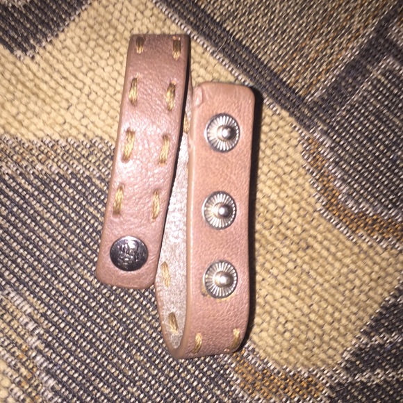 Good Works ‘Courage’ Stamped Leather Cuff - Picture 4 of 4